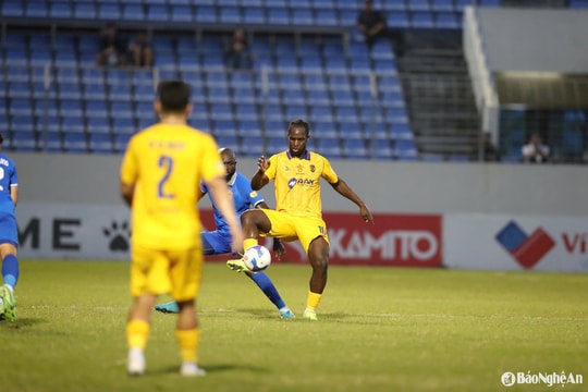 Tăng suất ngoại binh V.League: Nhìn từ thực tiễn