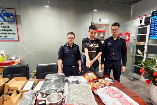 Phát hiện gần 4kg nghi cần sa của khách nhập cảnh tại sân bay