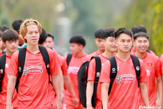 Đội tuyển U22 Việt Nam lên đường tham dự CFA Team China
