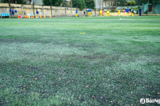 Tổng Giám đốc Sông Lam Nghệ An nêu giải pháp khắc phục sân tập xuống cấp