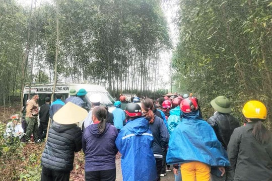 Nghệ An: Xe trượt dốc trong lễ đưa tang anh trai, em trai tử vong thương tâm