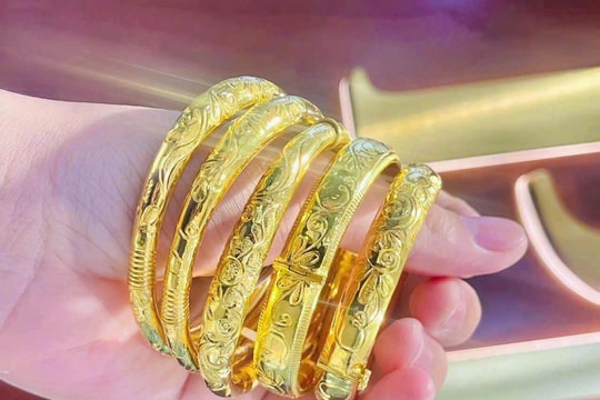 Giá vàng 100 triệu đồng/lượng: Người dân Nghệ An 'nín thở' chờ nhịp giảm