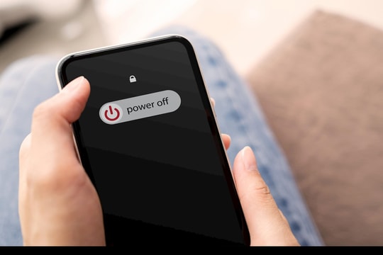 Bao lâu bạn nên tắt điện thoại một lần?