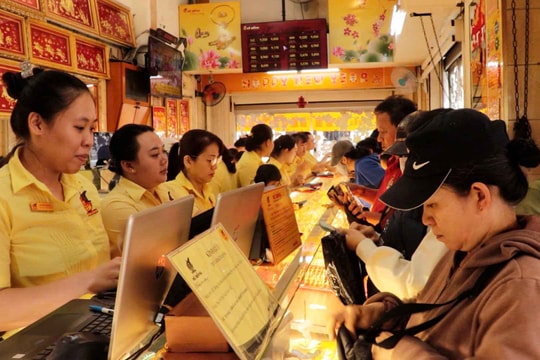 Người mua vàng từ đầu năm đến giờ lãi bao nhiêu?