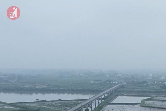 Sạt lở đất nghiêm trọng dọc sông Lam