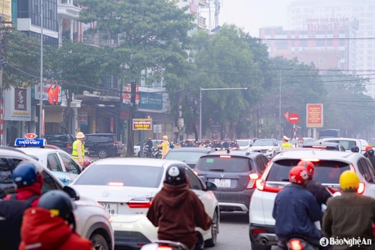 Sử dụng tín hiệu còi của phương tiện tham gia giao thông đường bộ trong trường hợp nào?