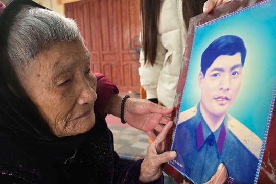 Hơn nửa thế kỷ chờ con của mẹ liệt sĩ 104 tuổi ở Nghệ An