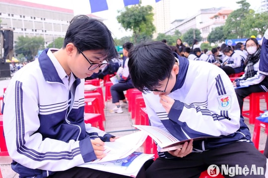 Infographic: 5 điểm mới trong quy chế tuyển sinh đại học, cao đẳng có hiệu lực từ 25/5/2025