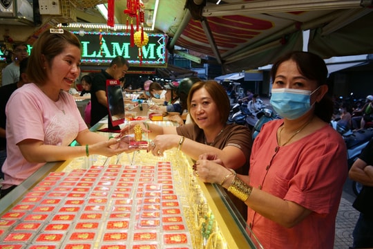 Giá vàng hôm nay 23/3/2025: Giá vàng trong nước và vàng thế giới tăng 3 tuần liên tiếp