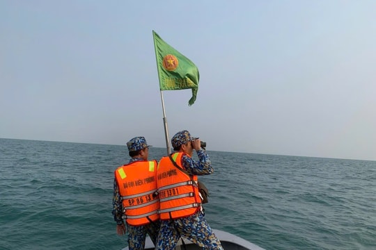 Dừng việc tìm kiếm 3 ngư dân mất tích trong vụ chìm tàu cá trên đường vào lạch