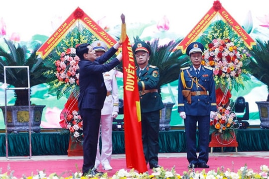 Chủ tịch nước Lương Cường trao tặng Huân chương Hồ Chí Minh cho Dân quân tự vệ Việt Nam