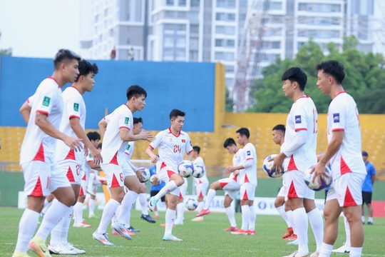 Đội tuyển Việt Nam bứt phá mạnh mẽ trên bảng xếp hạng FIFA; Bayern Munich nhận tin dữ