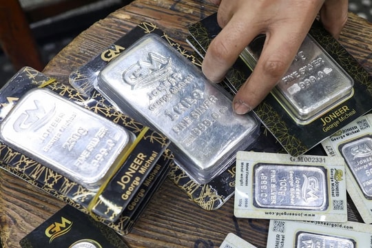 Giá bạc hôm nay 27/3/2025: Trong nước tăng, thế giới giảm