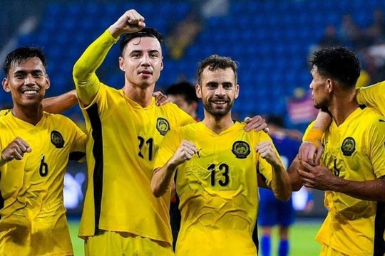 Cao Pendant Quang Vinh chính thức trở thành công dân Việt Nam; Malaysia nhập tịch thêm 7 cầu thủ