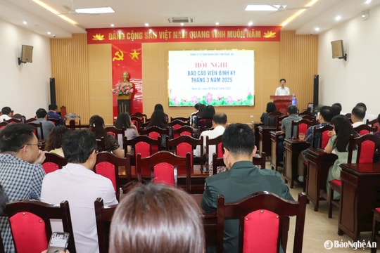 Đảng ủy UBND tỉnh tổ chức Hội nghị báo cáo viên tháng 3
