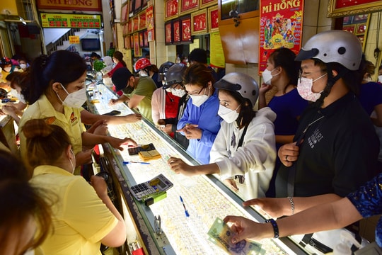 Giá vàng hôm nay 30/3/2025: Giá vàng trong nước và thế giới dự báo còn tăng mạnh vào tuần mới