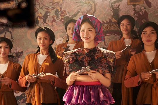 Hòa Minzy xúc động khi ‘Bắc Bling’ cán mốc 100 triệu view, tiết lộ điều đặc biệt