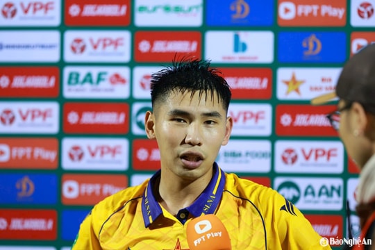 Tiền vệ Đinh Xuân Tiến: 'Chiến thắng này là động lực để chúng tôi tiến xa hơn'