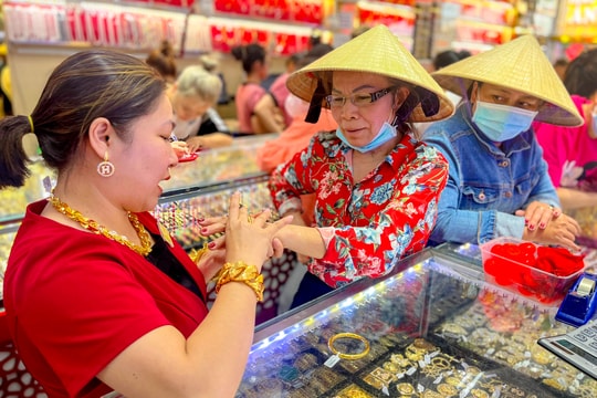 Giá vàng hôm nay 31/3/2025: Giá vàng trong nước và thế giới chờ tiếp một đợt tăng mới tuần này