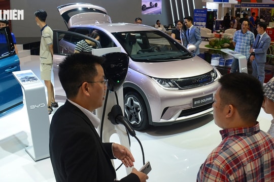 Mua ô tô mới, chọn xe điện hay xe hybrid?