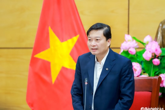 Chủ tịch UBND tỉnh Nghệ An: Kịp thời xử lý công việc theo chức năng, tránh tình trạng đùn đẩy trách nhiệm, gây chậm trễ, ách tắc