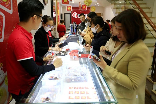 Giá vàng hôm nay 2/4/2025: Giá vàng trong nước và thế giới tăng phá đỉnh 19 lần trong năm nay