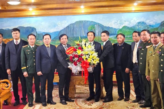 Đoàn công tác tỉnh Nghệ An thăm và chúc Tết cổ truyền Bunpimay tại tỉnh Hủa Phăn (CHDCND Lào)