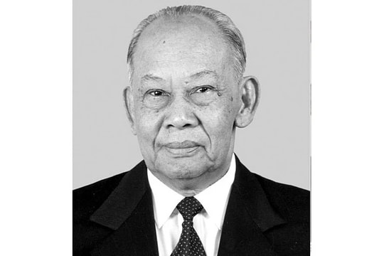 Việt Nam để quốc tang tưởng nhớ nguyên Chủ tịch Lào Khamtay Siphandone