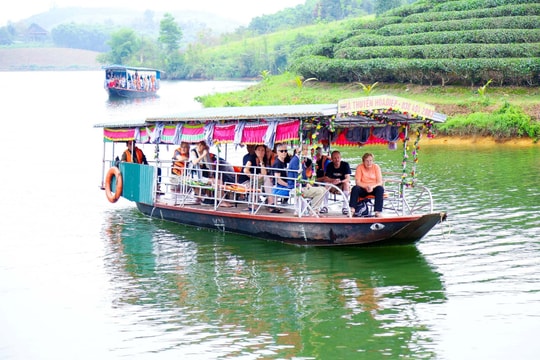 Promoting Nghe An tourism at the 21st Ho Chi Minh City Tourism Festival