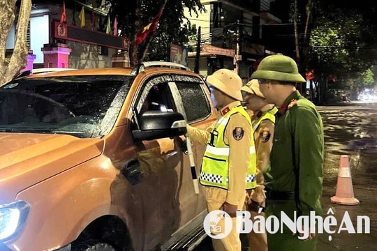 Cảnh sát giao thông Nghệ An phát hiện hơn 200 trường hợp lái xe vi phạm nồng độ cồn dịp nghỉ lễ