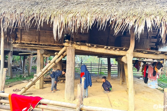 Đẩy nhanh tiến độ xây nhà ở cho đồng bào Đan Lai ở Nghệ An