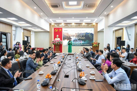 Báo Nhân Dân ra mắt video âm nhạc 'Victory - Bond in Vietnam'