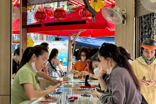 Cập nhật giá vàng hôm nay 11/4/2025: Giá vàng trong nước và thế giới có đỉnh kỷ lục mới