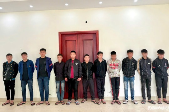 Công an Nghệ An bắt giữ nhóm thanh thiếu niên mang theo kiếm, súng ná gây náo loạn trong đêm
