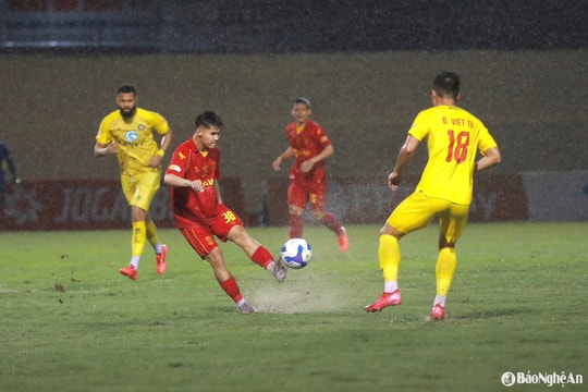 Sông Lam Nghệ An chia điểm đáng tiếc trước chủ nhà Thanh Hóa