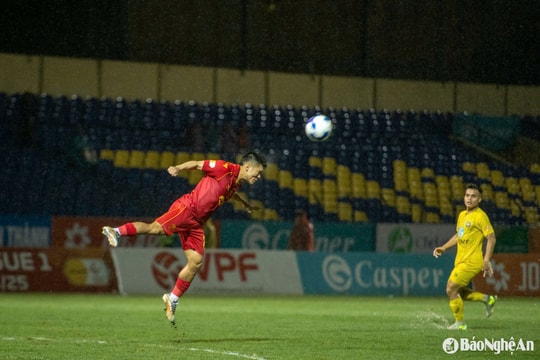 Hậu vệ Vương Văn Huy – lá chắn thép của Sông Lam Nghệ An