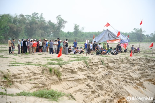 Vấn nạn khai thác cát sỏi sạt lở bờ sông: Chuyện không riêng chỉ ở Đồng Văn…