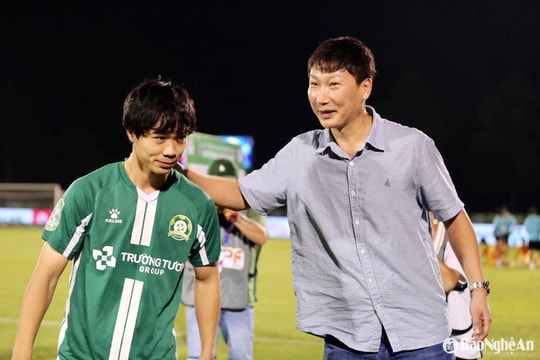 Tuyển Việt Nam khủng hoảng hàng công: Cơ hội vàng cho tiền đạo Nguyễn Công Phượng