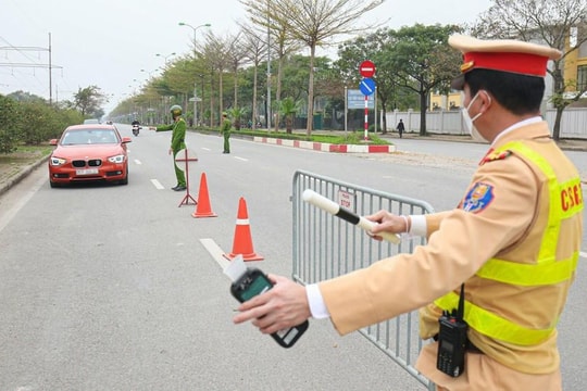 Thái độ và văn hóa ứng xử của cảnh sát giao thông khi dừng xe xử lý vi phạm phải như thế nào?