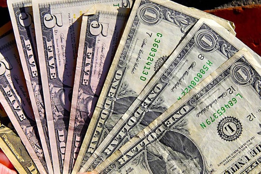 Tỷ giá USD hôm nay ngày 18/4/2025: Trong nước tăng, thế giới giảm