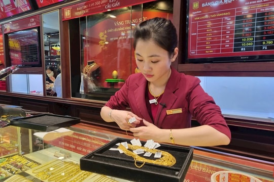 Giá vàng ngày 17/4/2025: Giá vàng trong nước và thế giới tiếp tục tăng vượt 120 triệu đồng/lượng