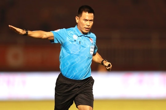 MU lội ngược dòng không tưởng để vào bán kết Europa League; Hé lộ 3 trọng tài ngoại vòng 19 V.League