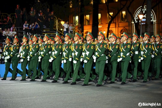 Diễu binh, diễu hành kỷ niệm 30/4 khác duyệt binh như thế nào?