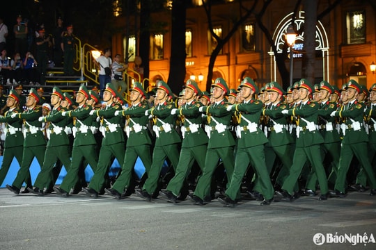 Video: Hợp luyện diễu binh trên đường phố TP. Hồ Chí Minh