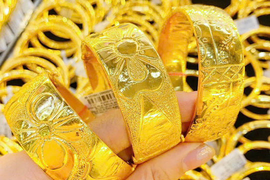 Vàng giảm mạnh, tại Nghệ An vẫn giữ khoảng cách mua – bán lớn