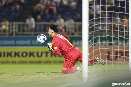 Sông Lam Nghệ An tiếp đón Hà Nội FC: Thủ môn Văn Việt trở lại