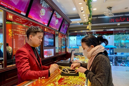 Giá vàng hôm nay 22/4/2025: Giá vàng trong nước và thế giới tăng mạnh phá kỷ lục mới