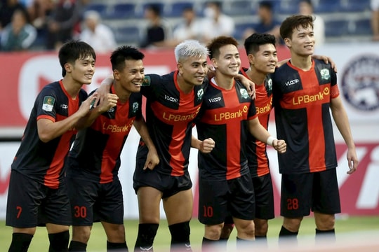 CLB Việt Nam đứng trước cơ hội đi vào lịch sử bóng đá thế giới; Man City thắng nghẹt thở Aston Villa