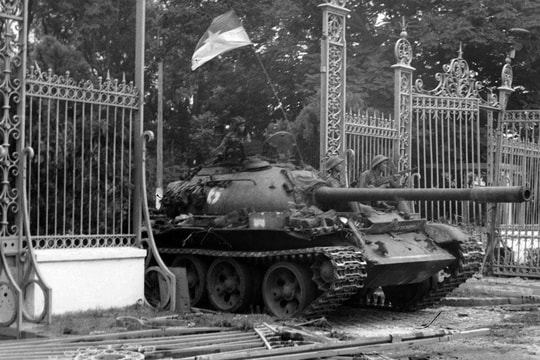 Tầm vóc thời đại Chiến thắng 30/4/1975 với sự nghiệp xây dựng và bảo vệ Tổ quốc