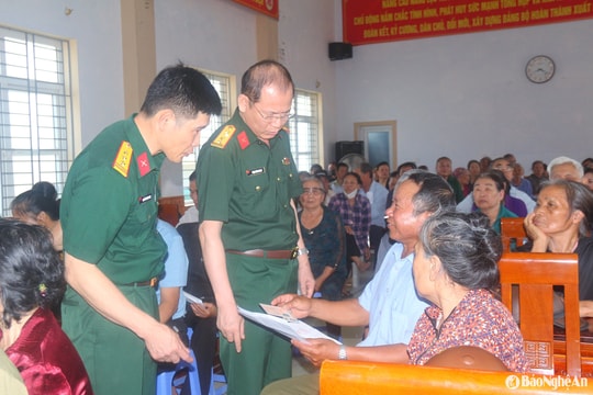 2.468 người có công ở Nghệ An được chi trả trợ cấp một lần